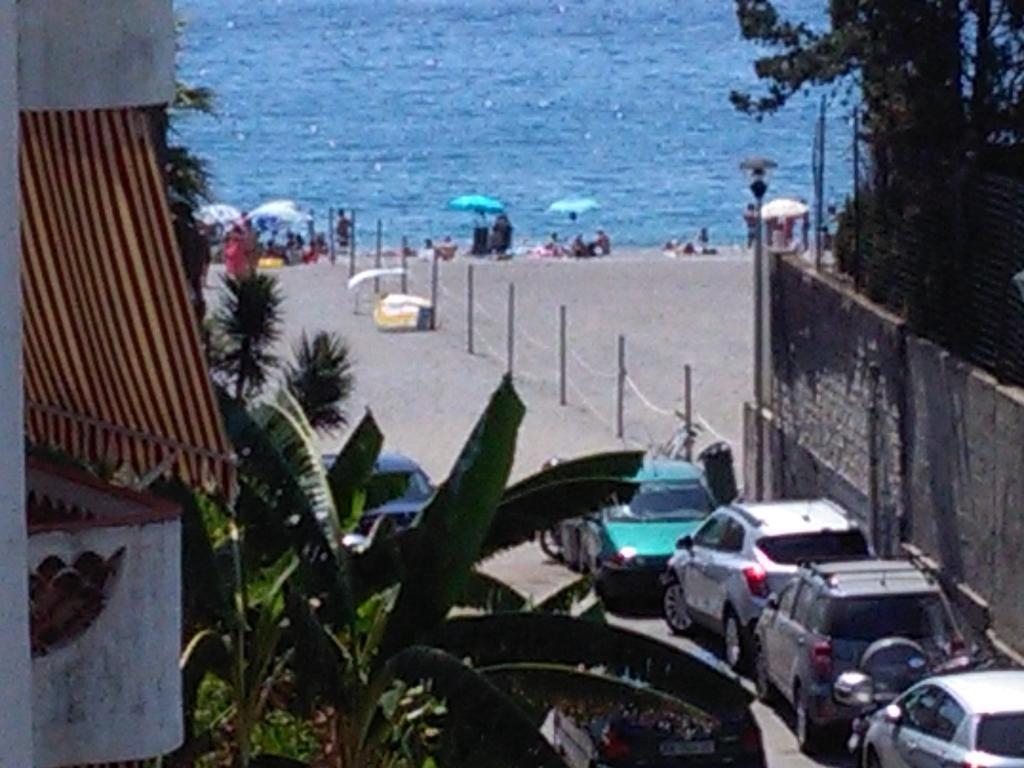 The House On The Beach Giardini Naxos Eksteriør billede